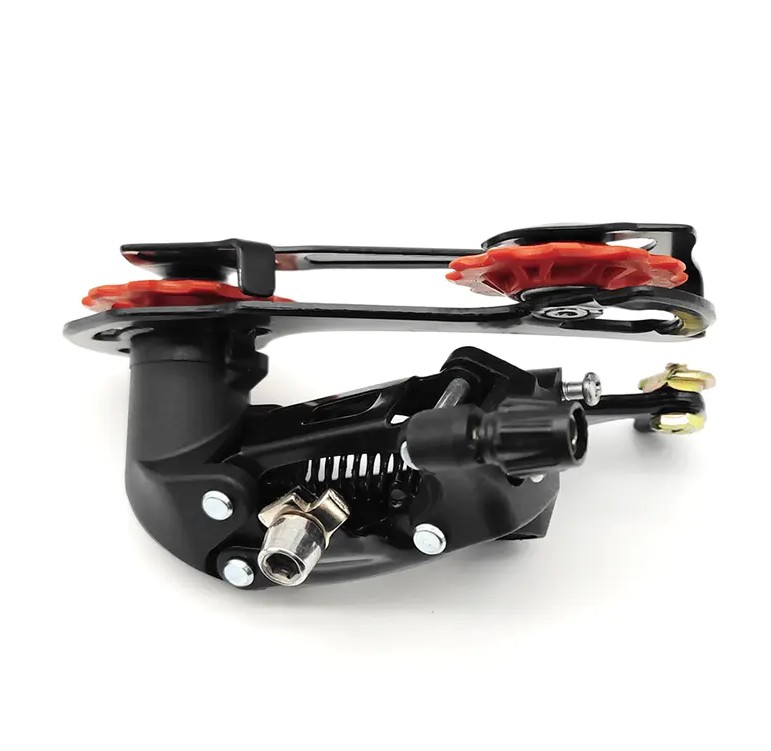 ما هي الوظيفة الرئيسية ل derailleur الخلفية للدراجات؟